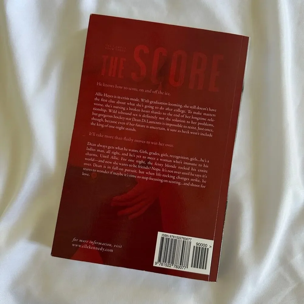 The Score Elle Kennedy Off Campus Oop Model Cover Paperback